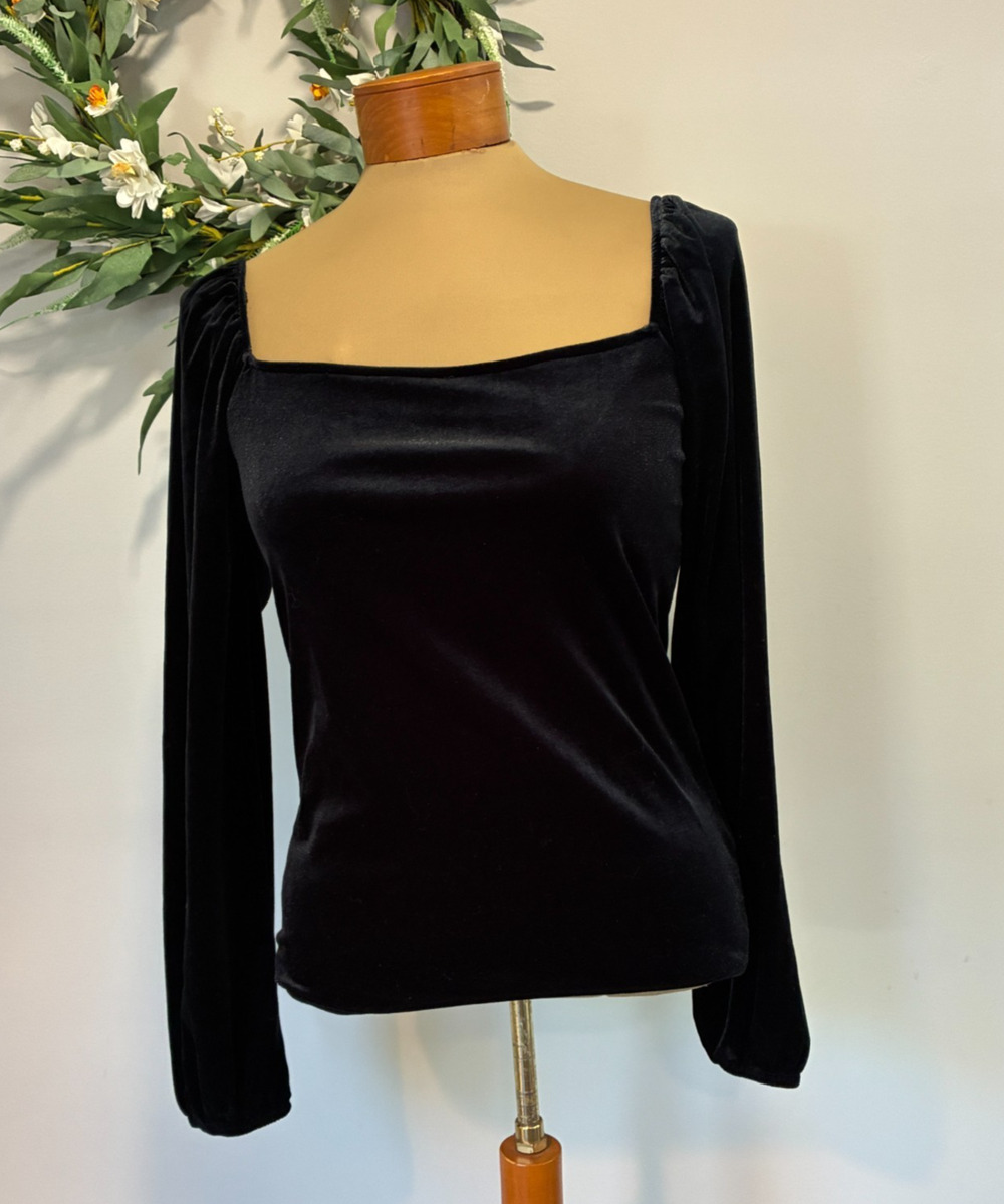 Gap Black Velvet Long Sleeve Top Square Neck Holiday Party Romantic, Small, NWT